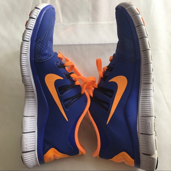 Nike Athletes Runing Shoe - Picture 2 of 11